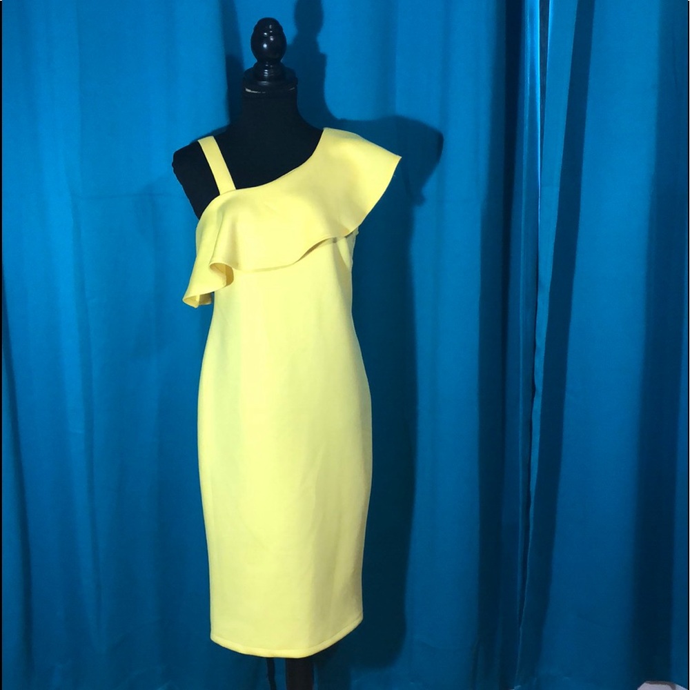 Sunshine yellow one shoulder dress🌼